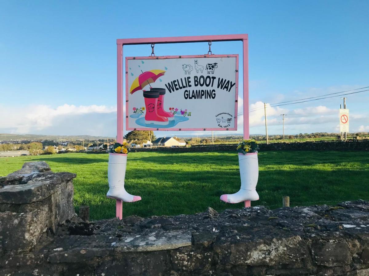 The Snuggly Sheep Shepherd Hut Farm Stay Ballyshannon Exterior photo